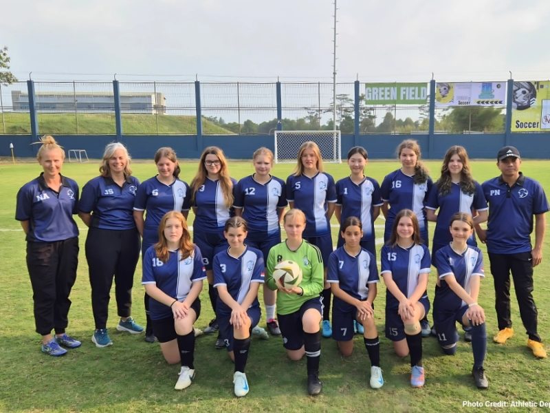 Girls Soccer Team (2)